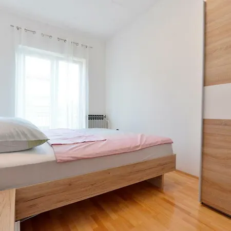 Apartament Meri Pula